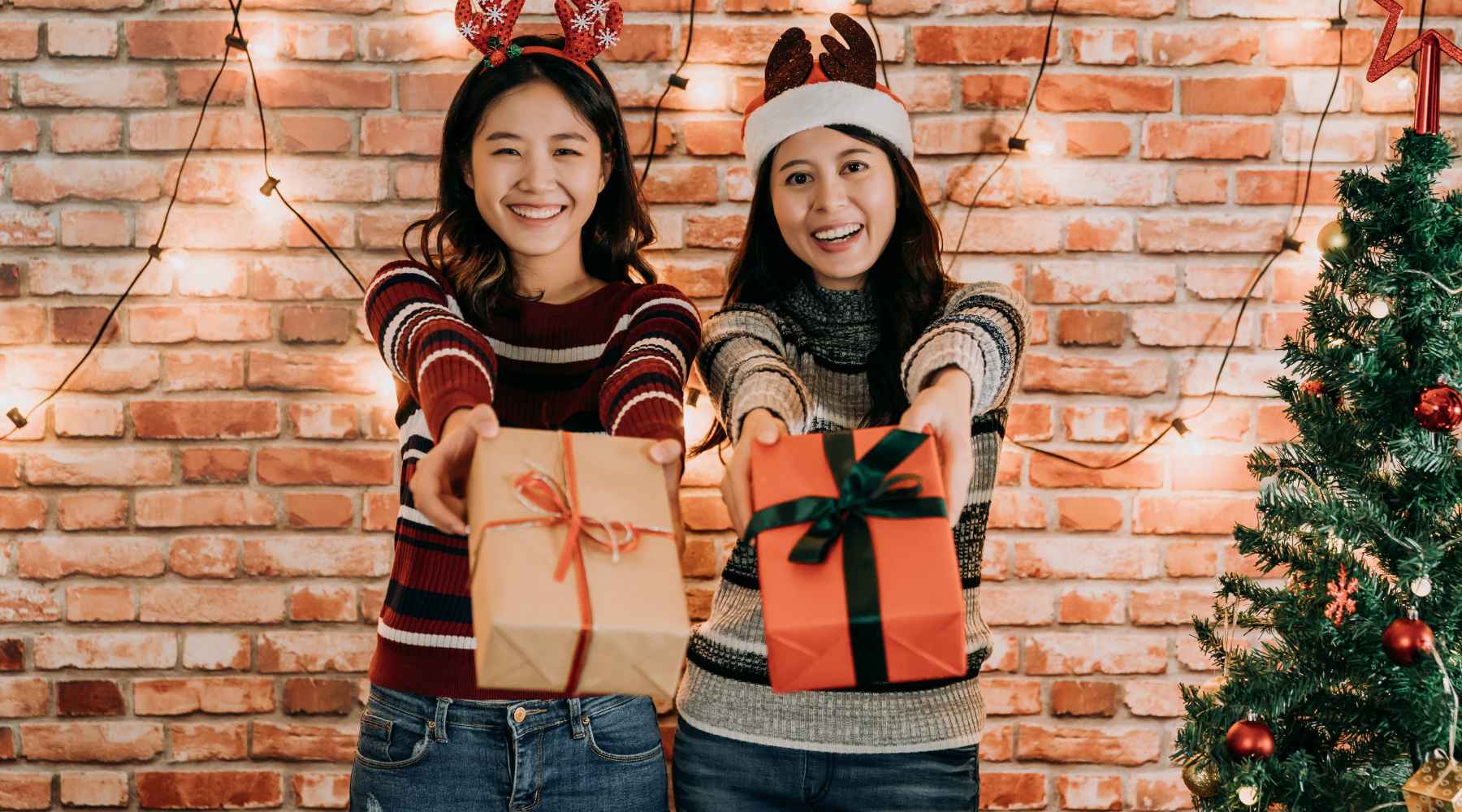 15 Thoughtful Gift Ideas for Friends and Family