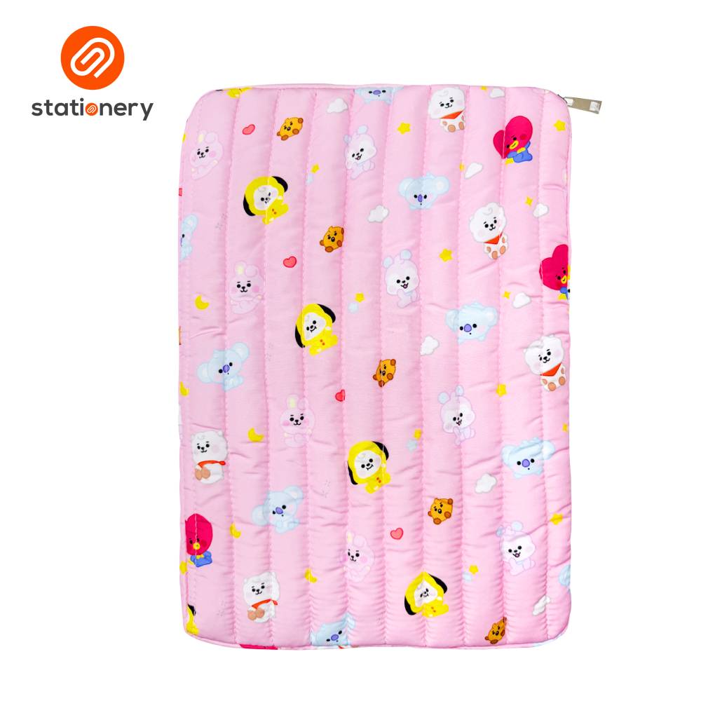 Pink quilt with cartoon characters on a white background, featuring the 'stationery' brand.